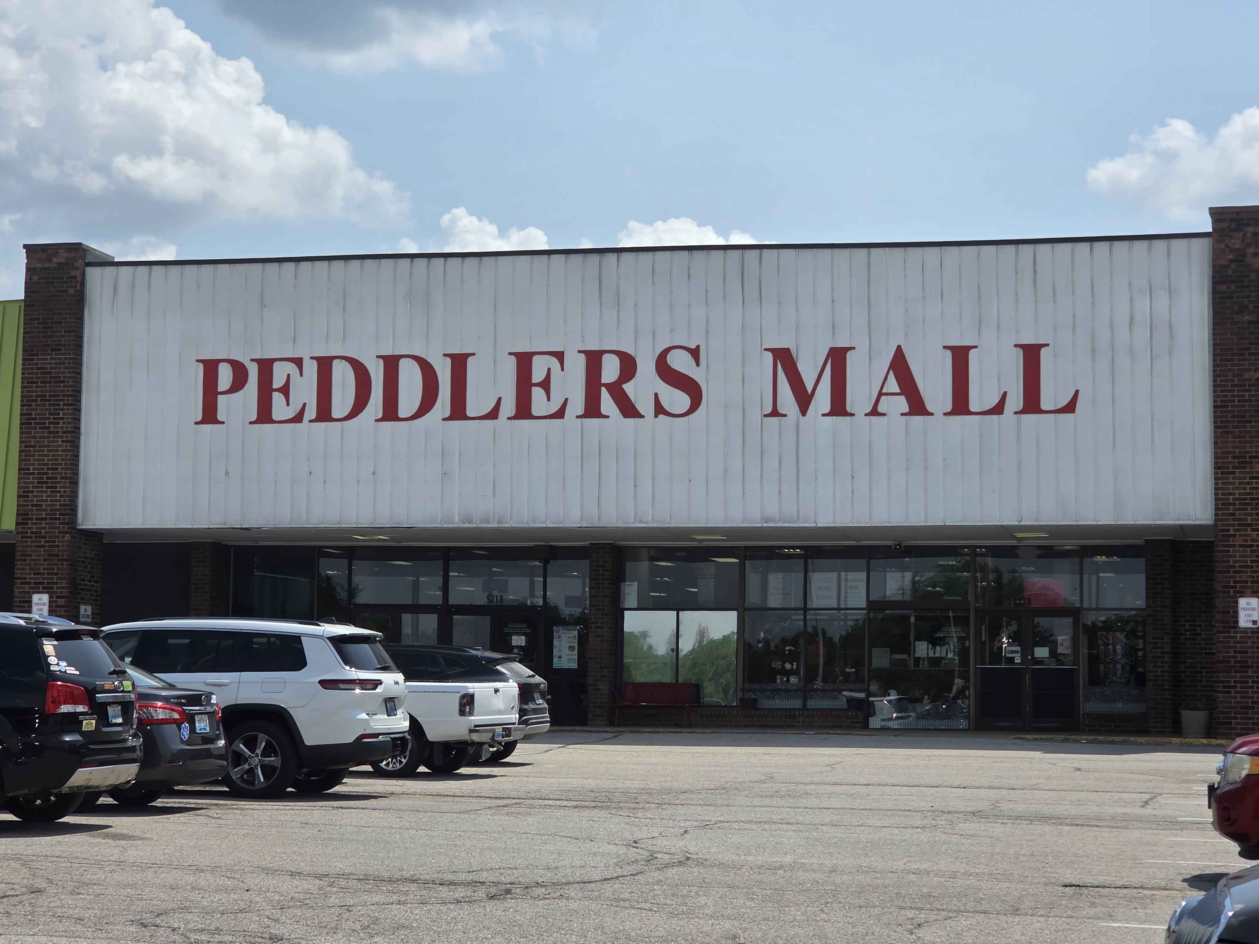 A picture of the Peddlers Mall